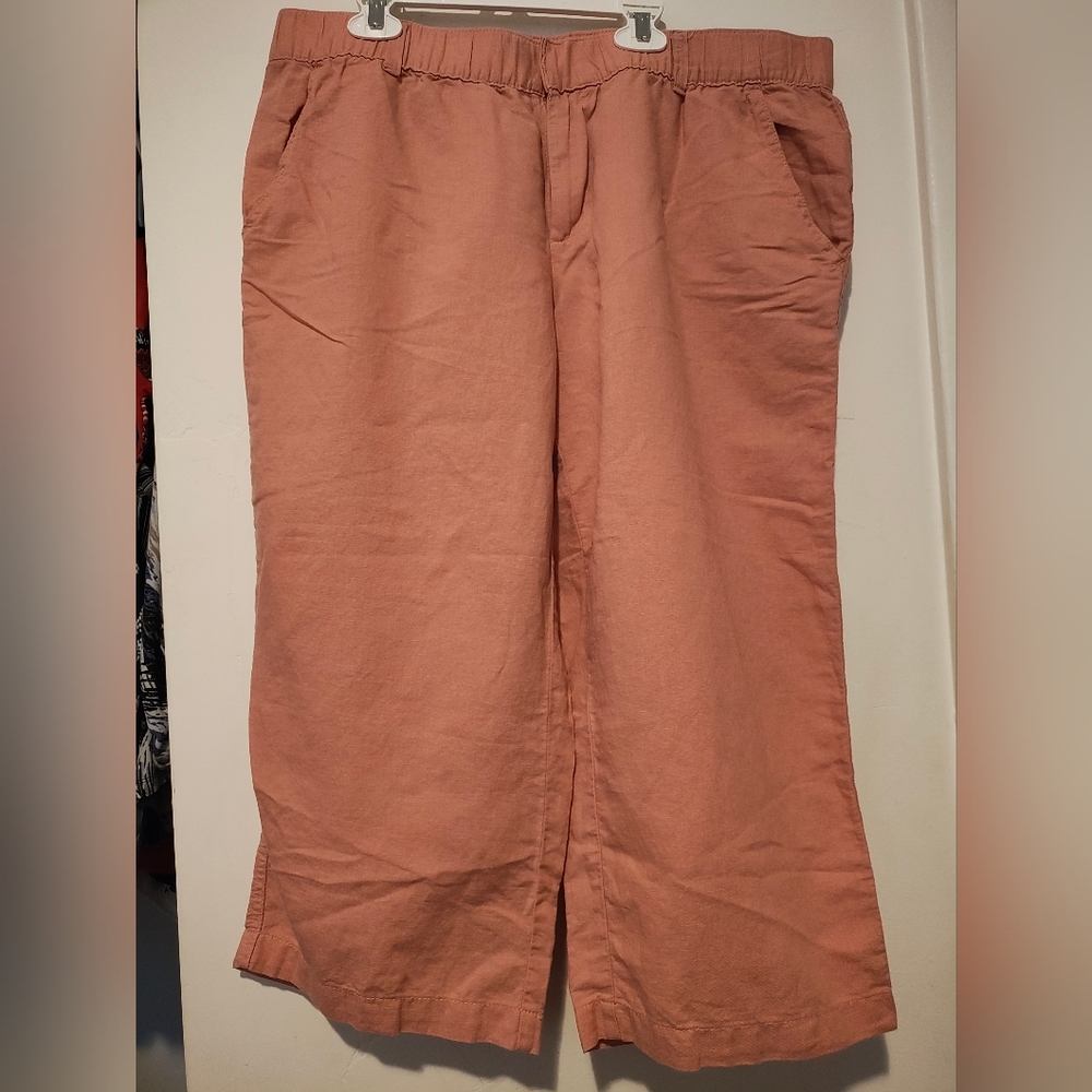 Liz Claiborne Peach Capris for Casual Comfort